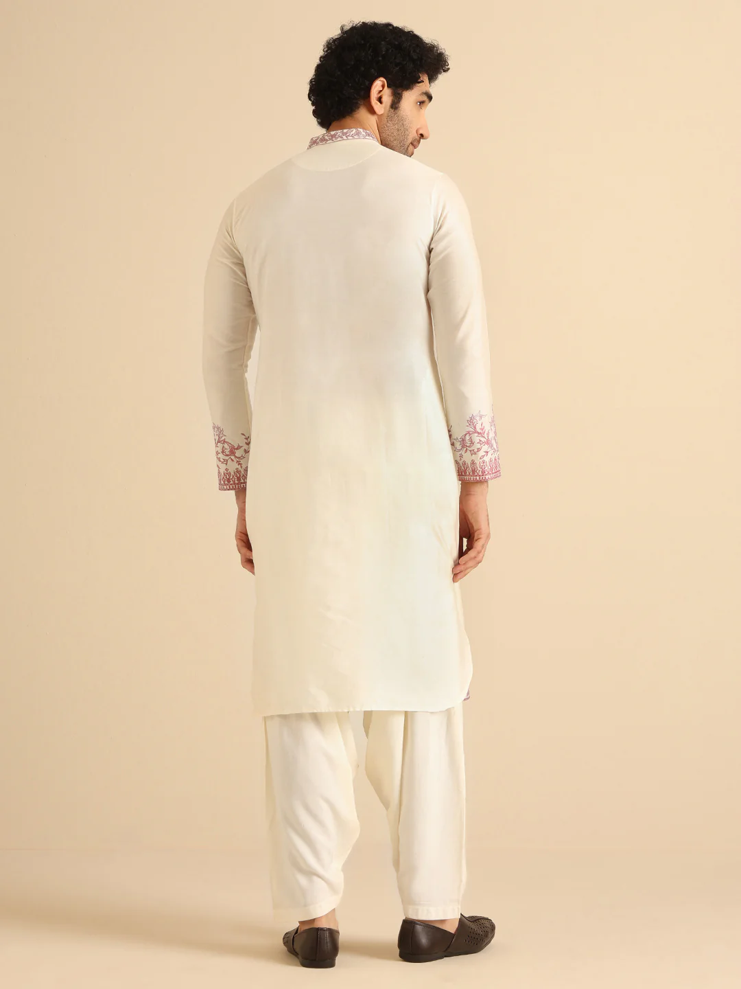 Men Off White Kurta Patiala Set - Image 5